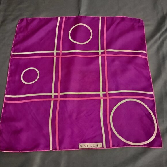 ❤️Amazing GIVENCHY France Silk Twill Scarf Hand Rolled Hem - Picture 1 of 4